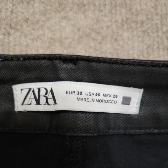 Zara Woman Slim Fit Coated Cropped Pants Size 6 Black Skinny Raw Hem High Rise - Picture 4 of 7